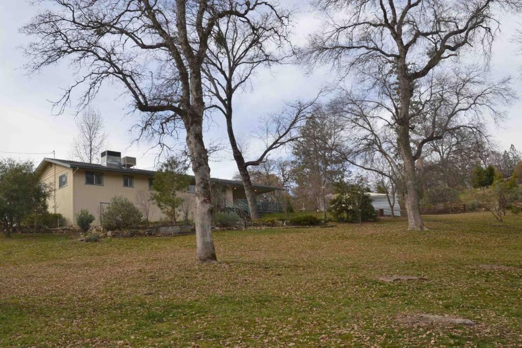 Beautiful 3 Bedroom Home Located Near Yosemite Окхерст Экстерьер фото