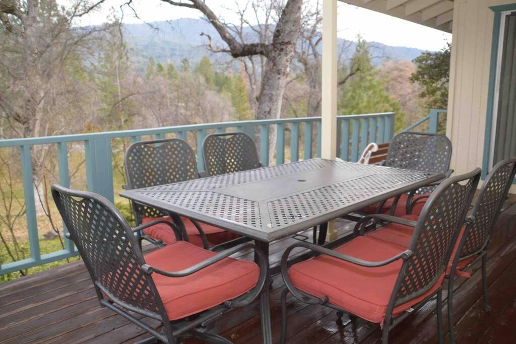 Beautiful 3 Bedroom Home Located Near Yosemite Окхерст Экстерьер фото