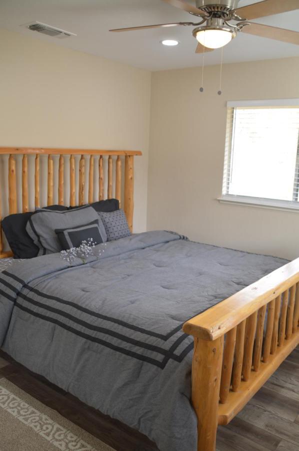 Beautiful 3 Bedroom Home Located Near Yosemite Окхерст Экстерьер фото